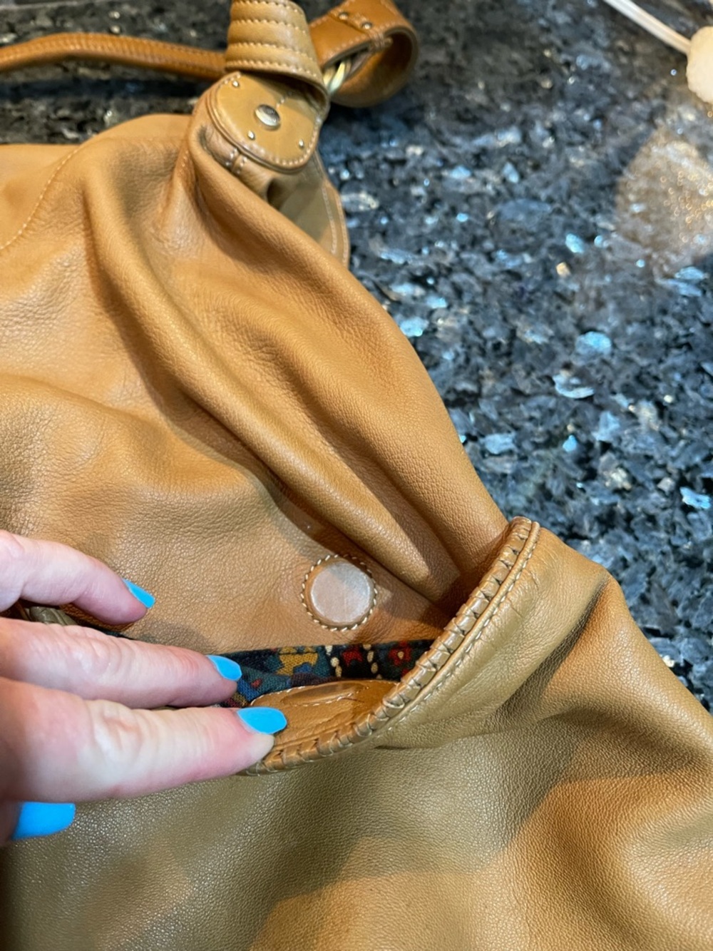Hayden Harnett Shoulder Bag Tan Leather Hobo with Tassel & Hardware Detail - Picture 11 of 16